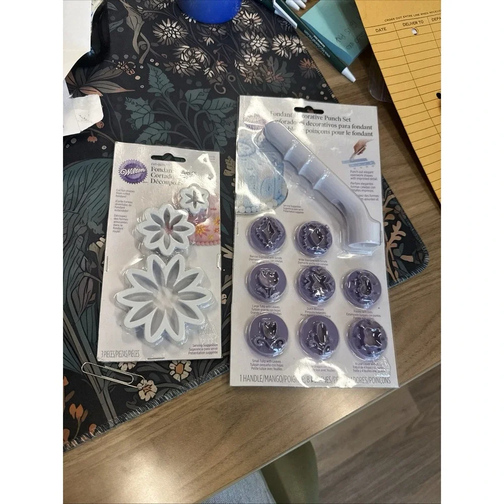 Wilton Fondant Decorative Punch Set 3D Decorations 8 Designs Cakes Cookies NIP